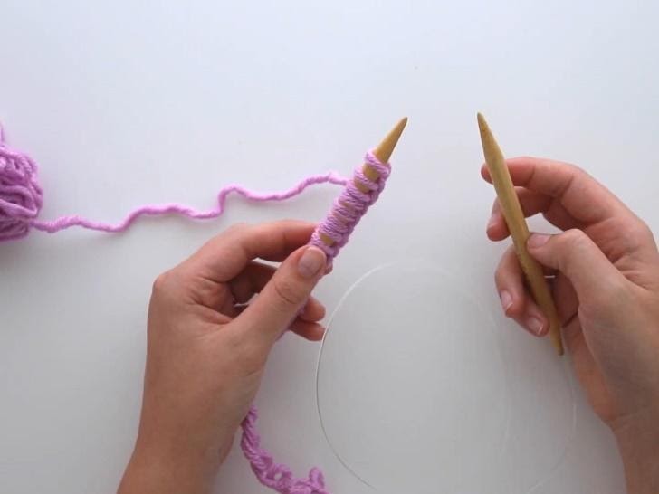 How to Make a Scarf with Yarn A Step By Step Guide with and Without