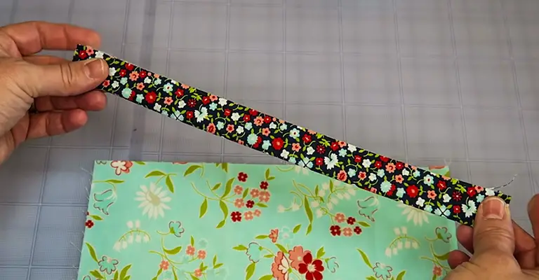 How to Make a Knitting Needle Case 20