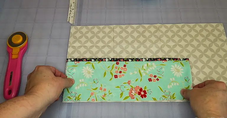 How to Make a Knitting Needle Case 27