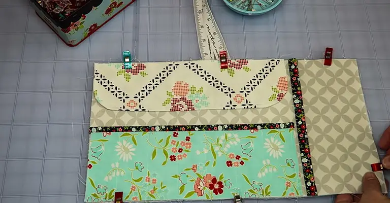 How to Make a Knitting Needle Case 34