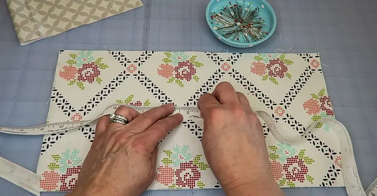 How to Make a Knitting Needle Case 5