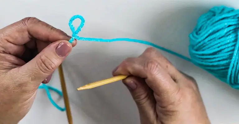How to Knit with a Circular Needle 1
