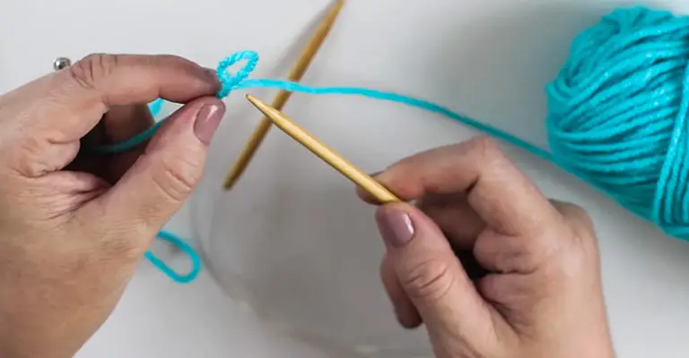 How to Knit with a Circular Needle 2