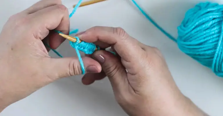 How to Knit with a Circular Needle 5