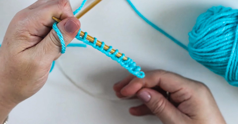 How to Knit with a Circular Needle 6