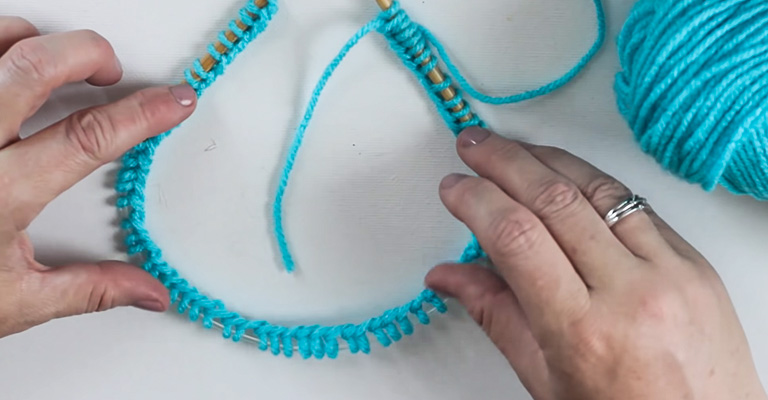 How to Knit with a Circular Needle 7