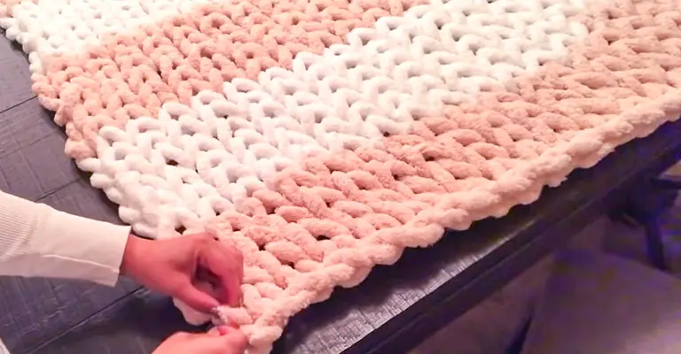 How to Knit a Blanket With Chunky Yarn