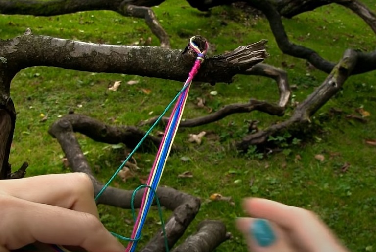 How to Make Bracelets Out of Yarn Includes Friendship Bracelets with Beads for Beginners Sew