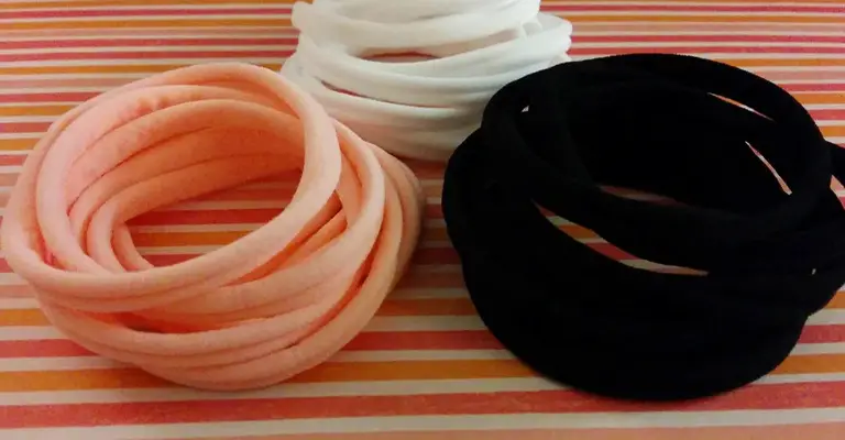 How to Shrink Fabric Hair Ties
