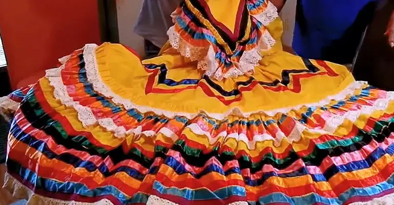 How to Make a Folklorico Skirt