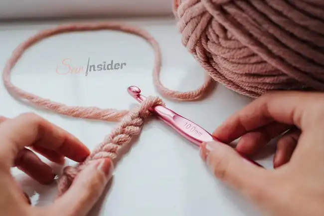 alternative techniques of cutting yarn without scissors